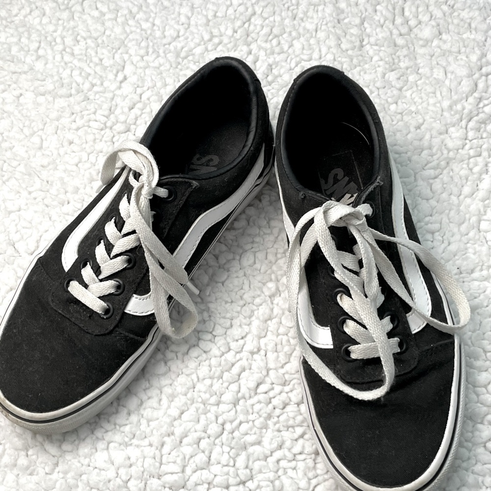 vans black old school sneakers!!!